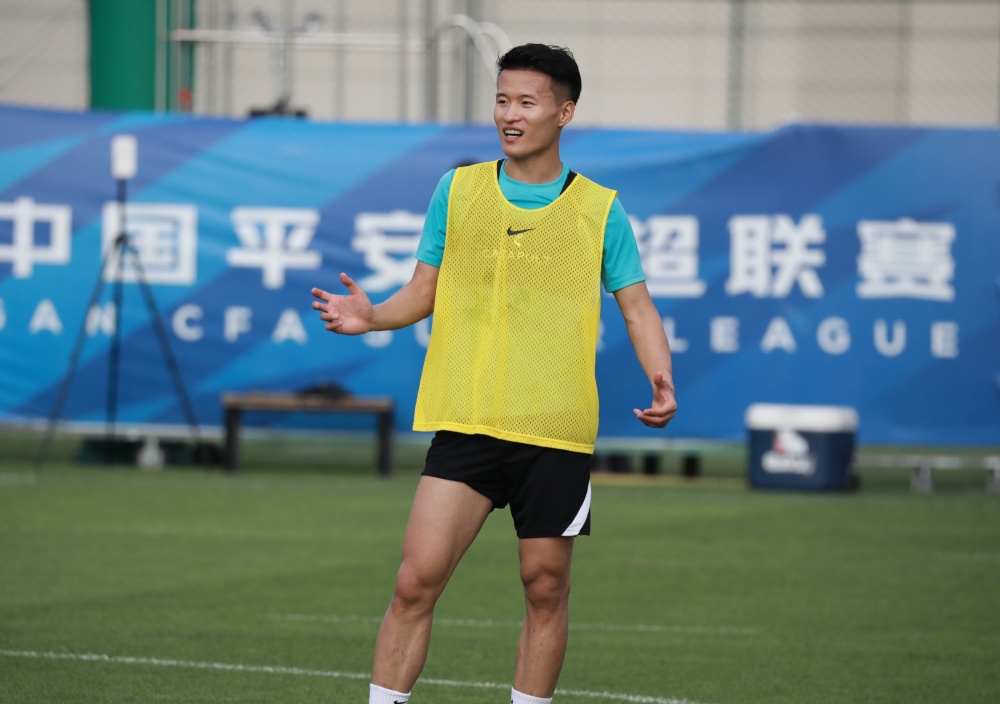 符合球队战术打法,最终成为了败笔引援,不只是需要足球竞技本身的融入