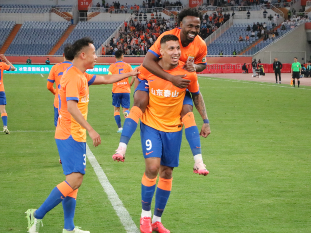 泰山队官宣费南多伤情,未来4场面临阵容调整,克雷桑的