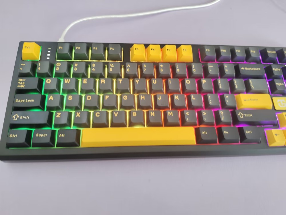 togar图阁t9键盘,新鲜开箱:这才我玩游戏的"梦中情盘"_腾讯新闻