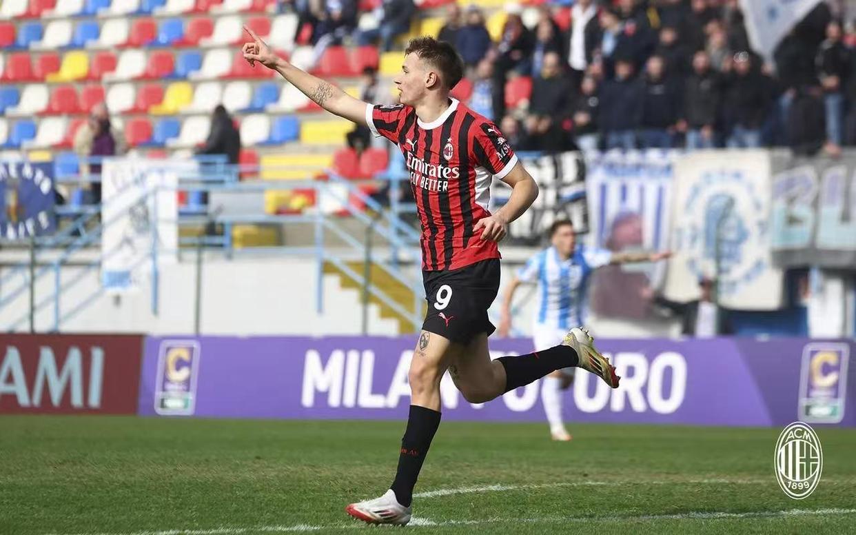 20歲小將拿到續約邀請：AC米蘭賽季的最大發現，他讓人們忘了特奧 - 