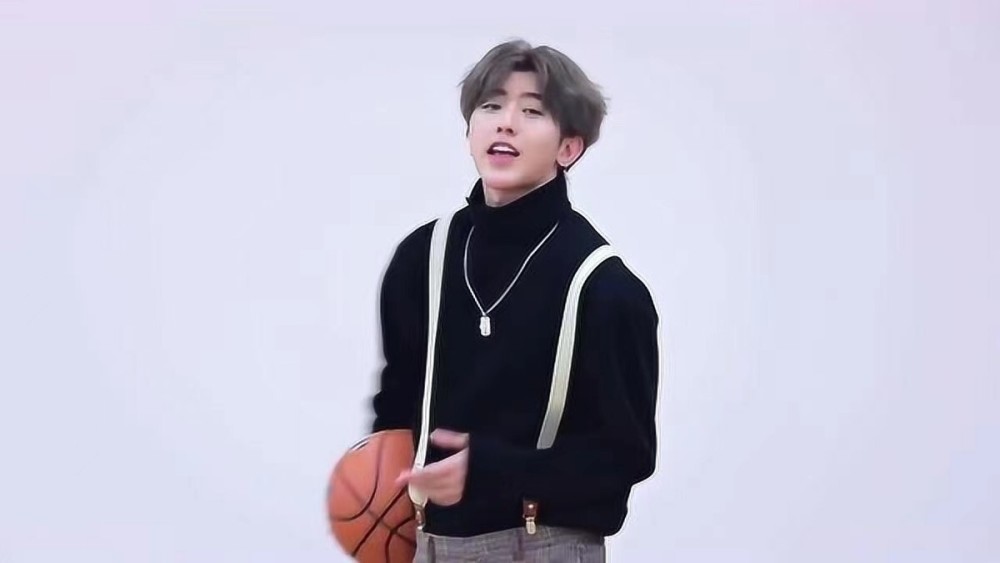 大火后的蔡徐坤成为了nba宣传大使,却被扒出节目中的一句"唱,跳,rap