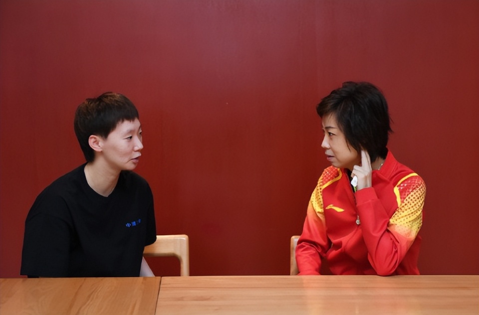 大魔王张怡宁探班国乒集训,与三位奥运选手交流,分享比赛经验