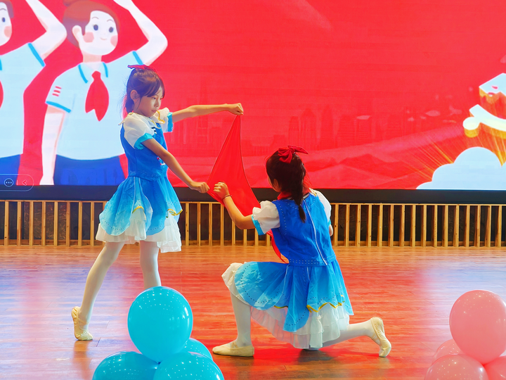 一场十岁成长礼热闹举办,这所学校用心呵护学生幸福成长