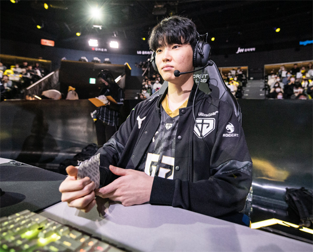 ruler锐评“左右手”最大区别：chovy有自己的想法，左手更团队_腾讯新闻