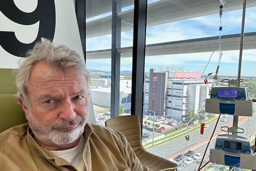 今年3月,外媒报道萨姆·尼尔确诊患上了三期血癌(血管免疫母细胞性t