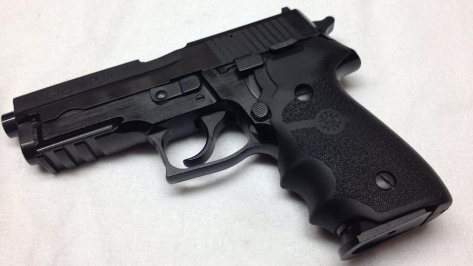 北方工业NP34半自动 基于西格绍尔P228设计 凭借低成本受到欢迎_腾讯新闻