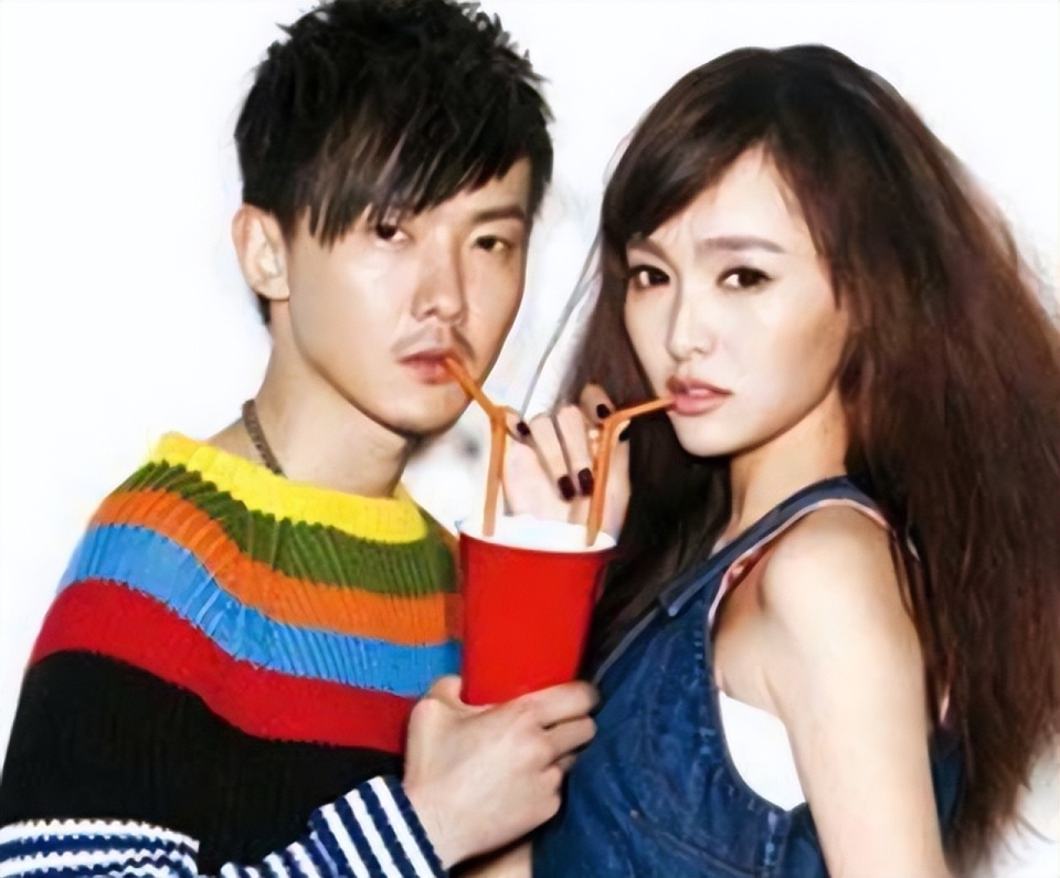 曝黄义达与大3岁经纪人秘婚生子,女方捧红唐嫣,男方曾剃度出家-腾讯