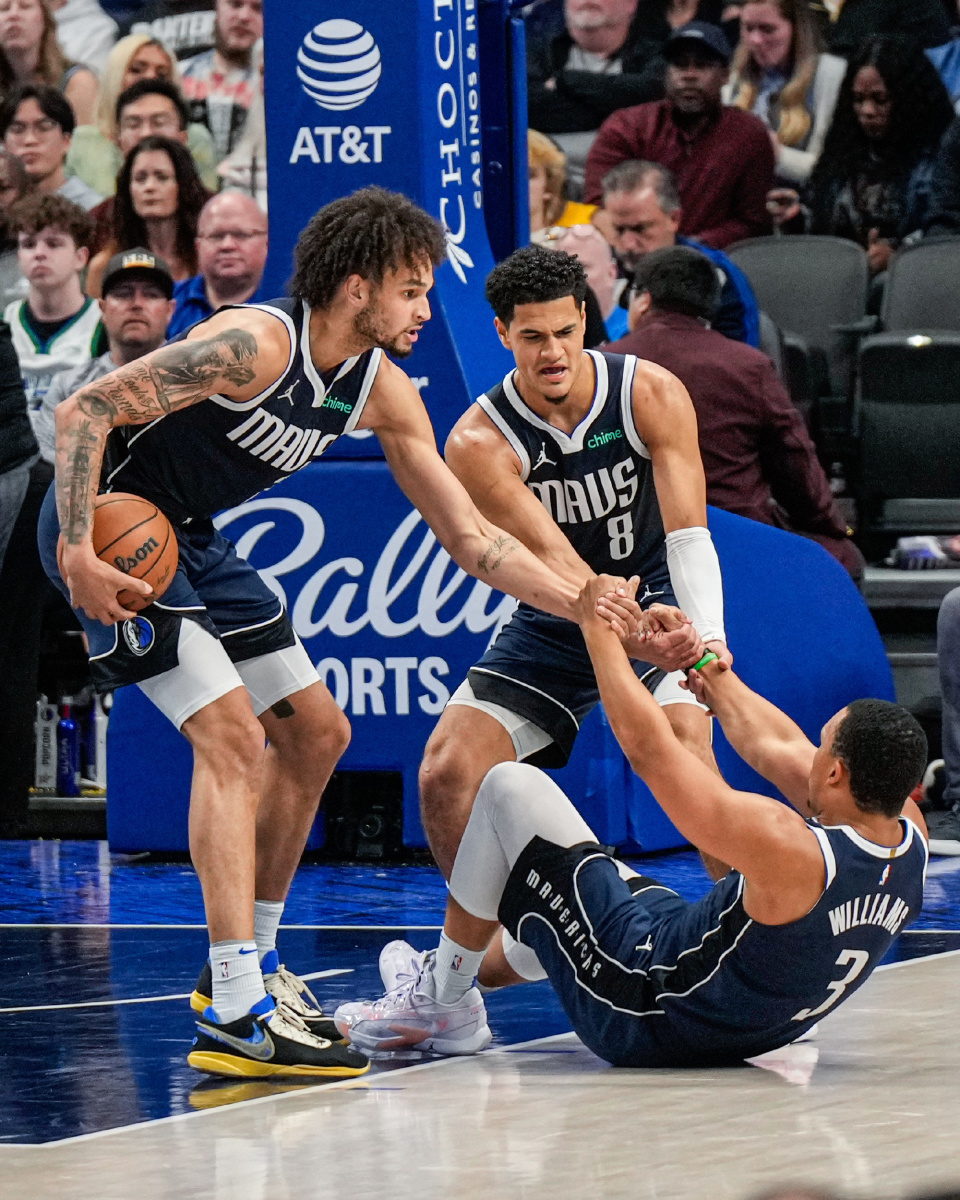 湖人vs独行侠前瞻:詹眉对决东契奇欧文 湖人冲击4连胜