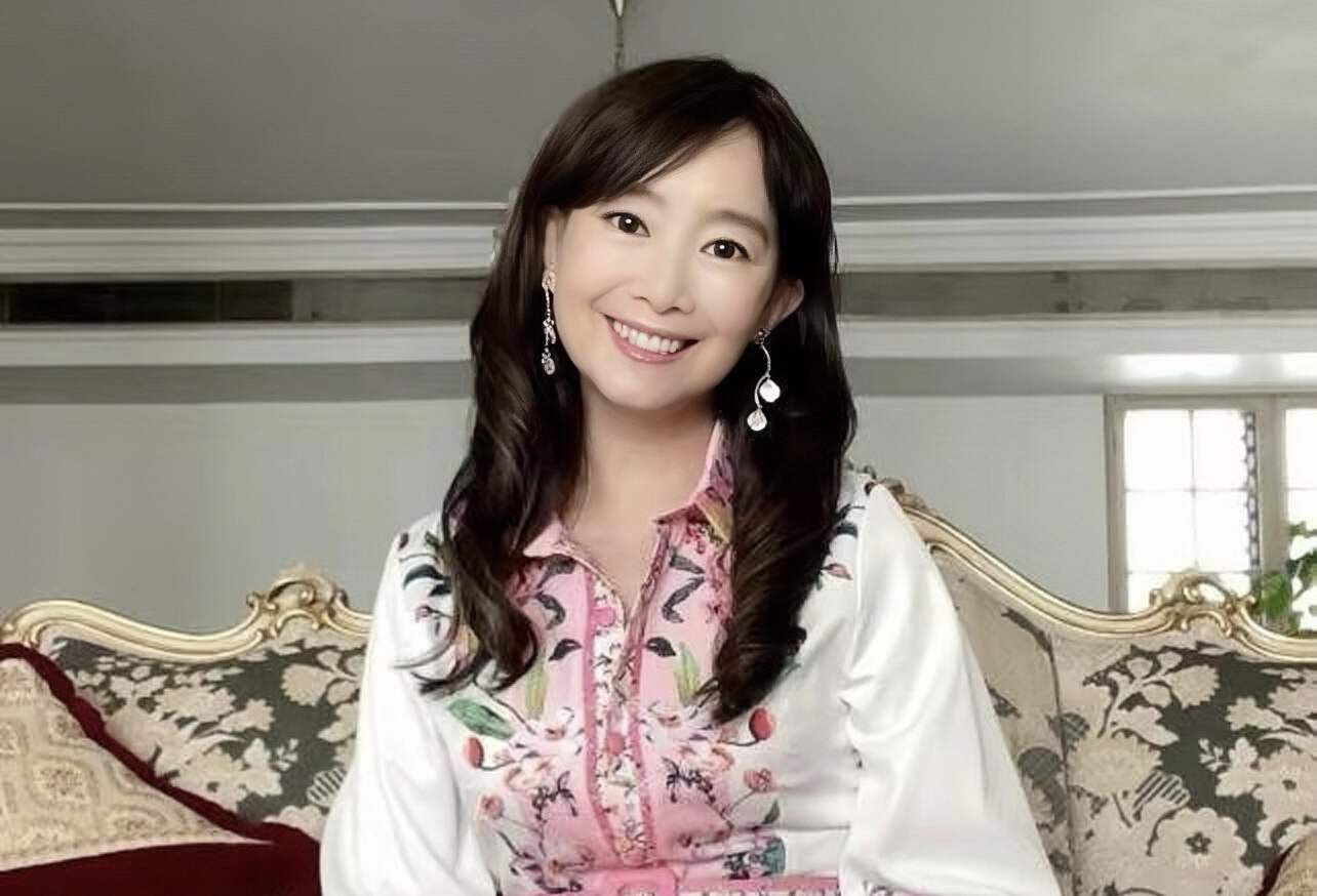 香港知名女星三子全部移民美國，嫁日本老公，抗癌成功狀態凍齡 - 