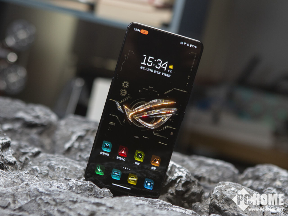 ROG 8 Pro图赏：炫酷玩家元素兼顾日常化造型_腾讯新闻