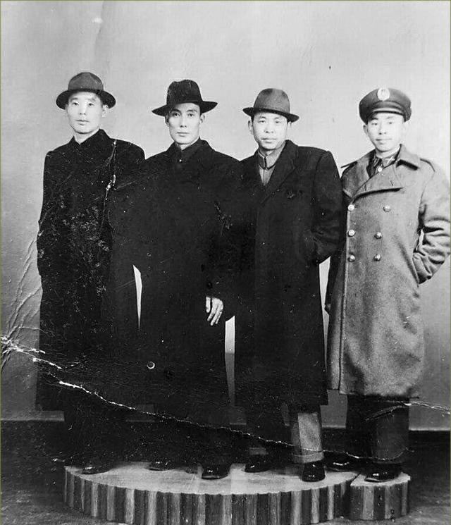 ������桱��һȺ�ˣ����˼����������