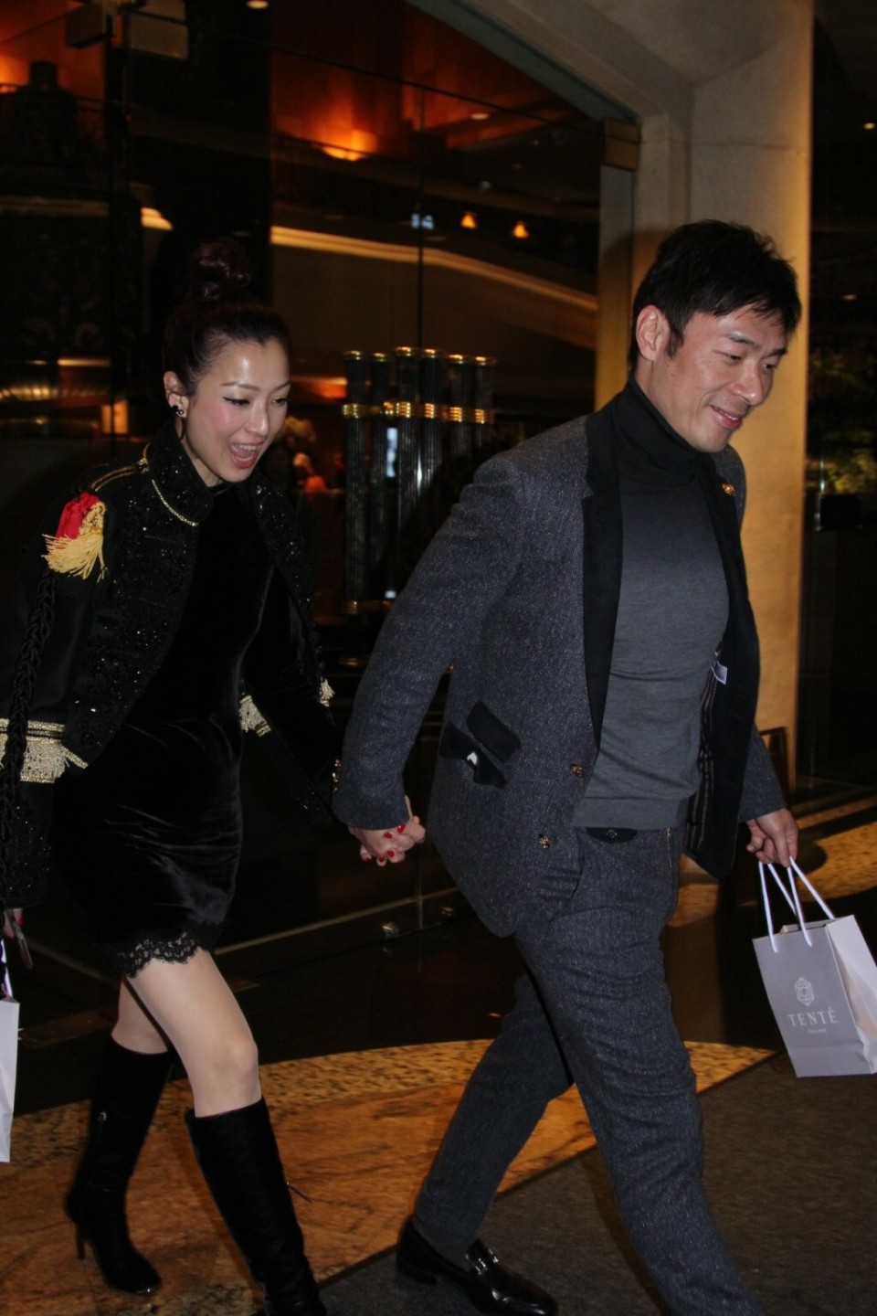 出轨事件5年后,许志安,黄心颖终于敢公开回应,郑秀文自封"高龄产妇"