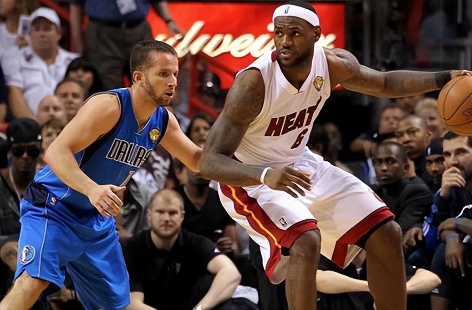 这场打完詹姆斯的心态彻底崩溃,热火因此也是一泻千里,最终在自己的