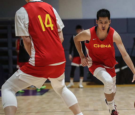 男篮集训名单:两将入选太意外 1人赛季报销仍获机会