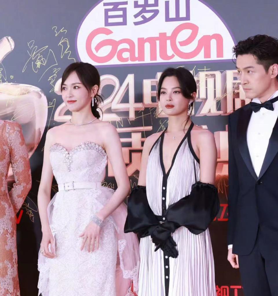 电视剧盛典座位安排,胡歌凭《繁花》稳坐c位,老戏骨们都靠边