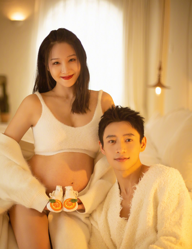 好男人魏晨与爱人相伴近20年,37岁当爸,晒老婆孕照和宝宝脚丫_腾讯