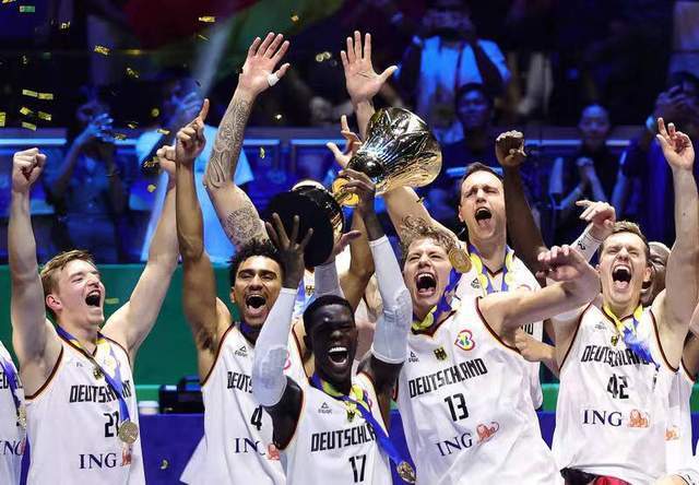 拿下世界杯冠军的德国男篮奥运名单出炉,包含12名世界杯冠军班底