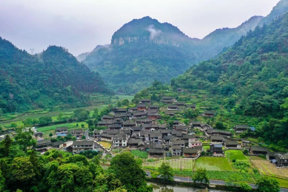 湘西吉首有条最美乡村公路,连接5座最美村寨,游客直呼人间天堂_腾讯