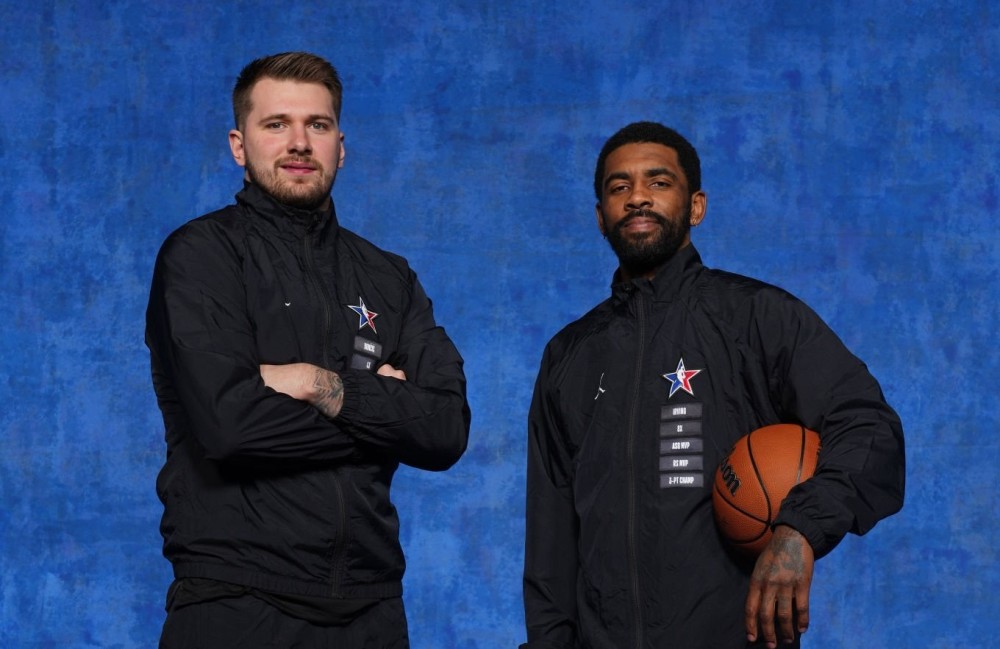 东契奇戏耍欧文一幕曝光两人互动太逗美媒调侃卢卡看詹欧拥抱吃醋