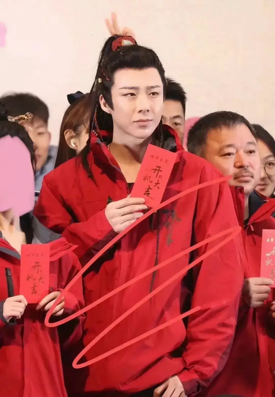 赵露思刘宇宁磨皮引热议!一位圆脸变尖脸,一位宛如老鼠成精