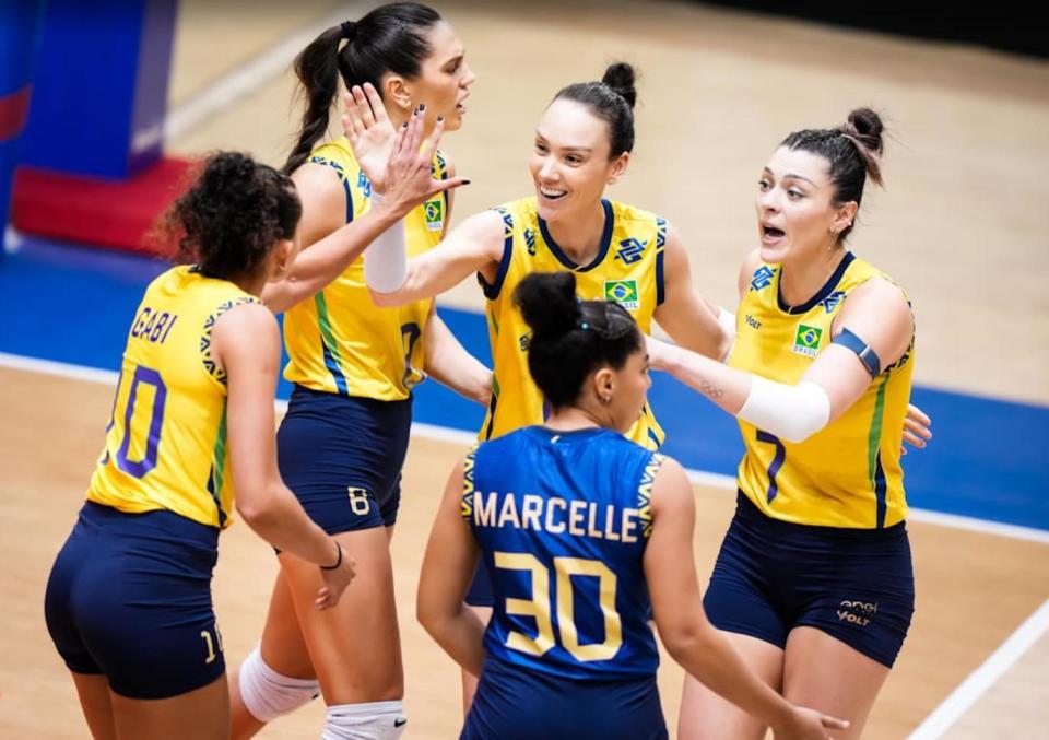 连赢终结！日本女排被巴西吊打0-3，中国队或将淘汰赛首轮迎来大考