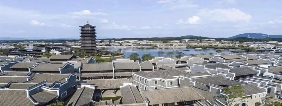 500亿砸出一片空城？中国人造古镇集体哑火了？