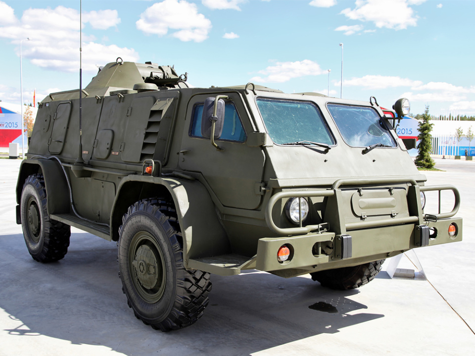 俄罗斯gaz3937多用途军车面包车的精髓都学到了