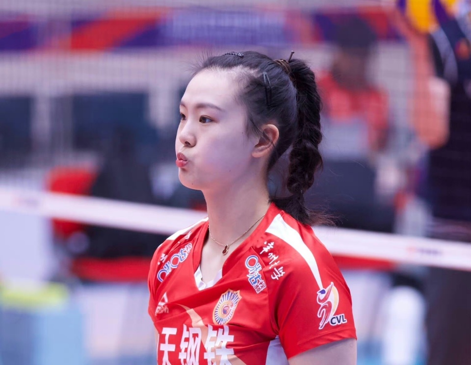 天津江苏女排首战火药味足!姚迪力争证明自己强于国家队主二传!