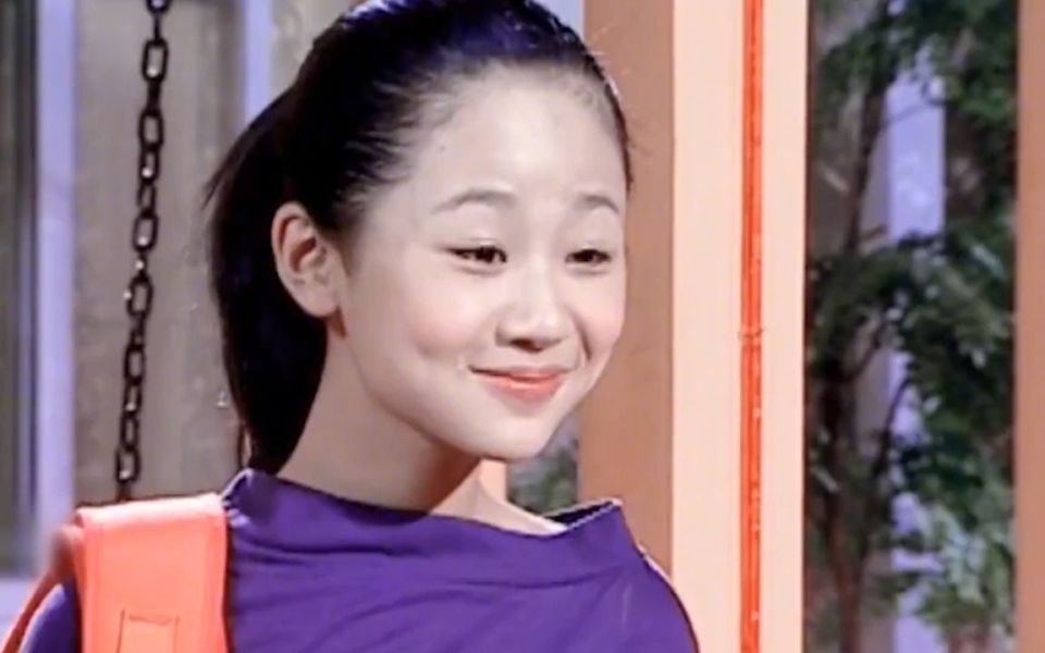 长大一点的杨紫开始走校园路线,出演的《女生日记》《家有儿女》都是