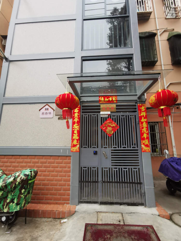 老旧小区换新颜宝山首个加装电梯全覆盖小区就在这里