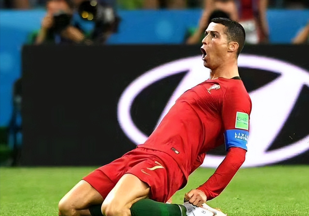 c罗敲定下家以双重身份加盟中东土豪7年长约薪资超15亿欧赚翻了