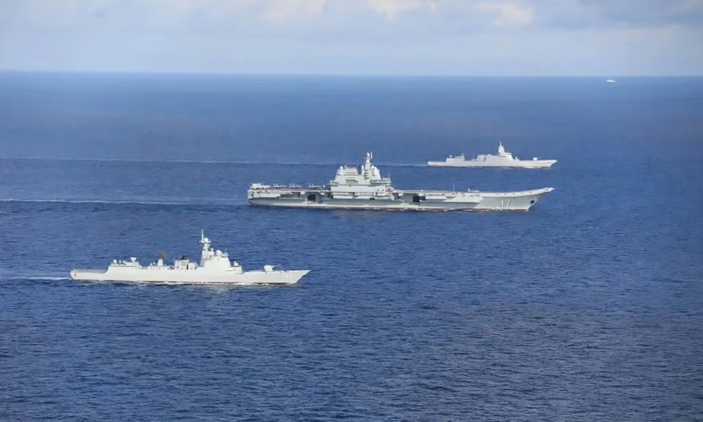 山东舰主动出击,东风快递打海上移动目标,尼米兹号顶不住先跑了_腾讯