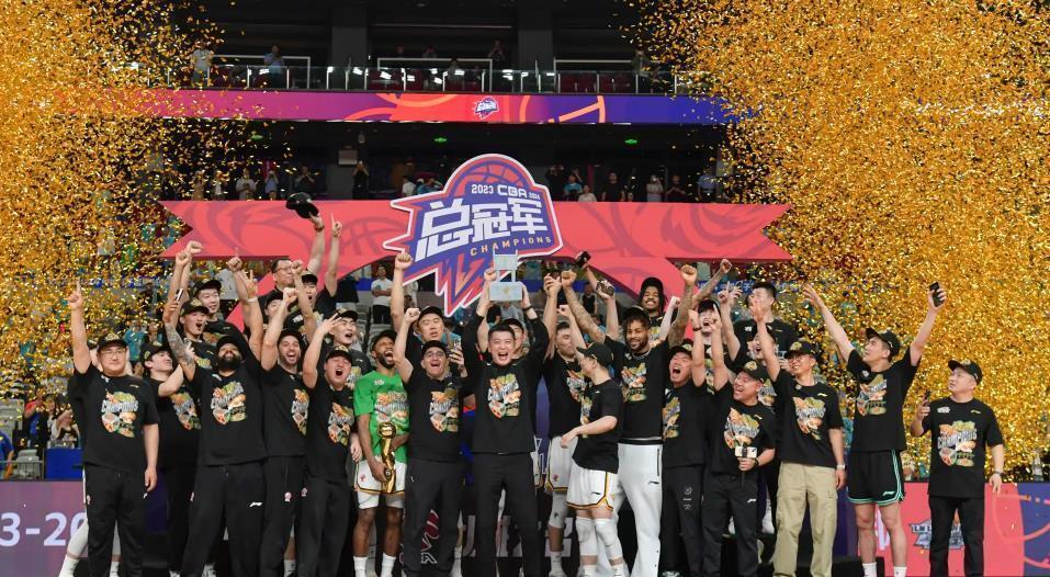 哪来天生的优秀!辽篮后场新星放假不忘训练 下赛季会被杨鸣重用