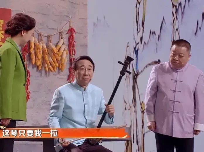 新浪財(cái)經(jīng)：香港馬會(huì)掛牌正版20186位老藝術(shù)家晚年生活：住破舊小區(qū)，喪妻住養(yǎng)老院，享天倫之樂