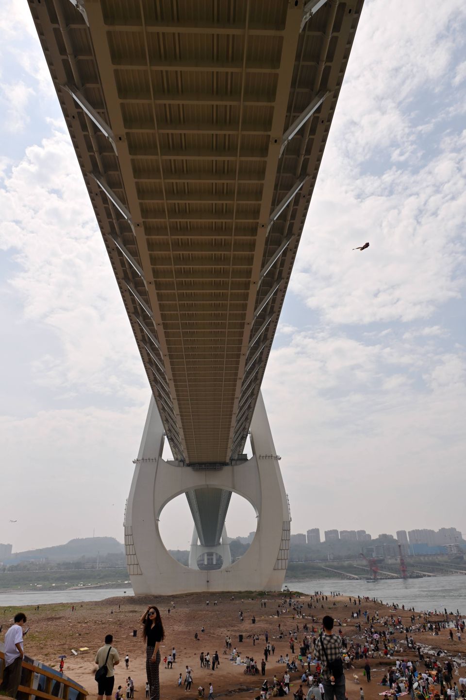 重庆白居寺长江大桥成为游客观光好去处_腾讯新闻