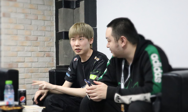 112是4am背锅侠?铁粉:也就是韦神,不然早凉了_腾讯新闻