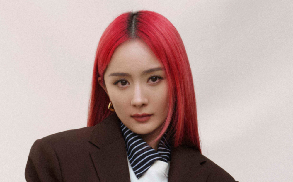 杨幂红发造型曝光,精修和未修图差距大,头发稀松还在强撑少女感_腾讯