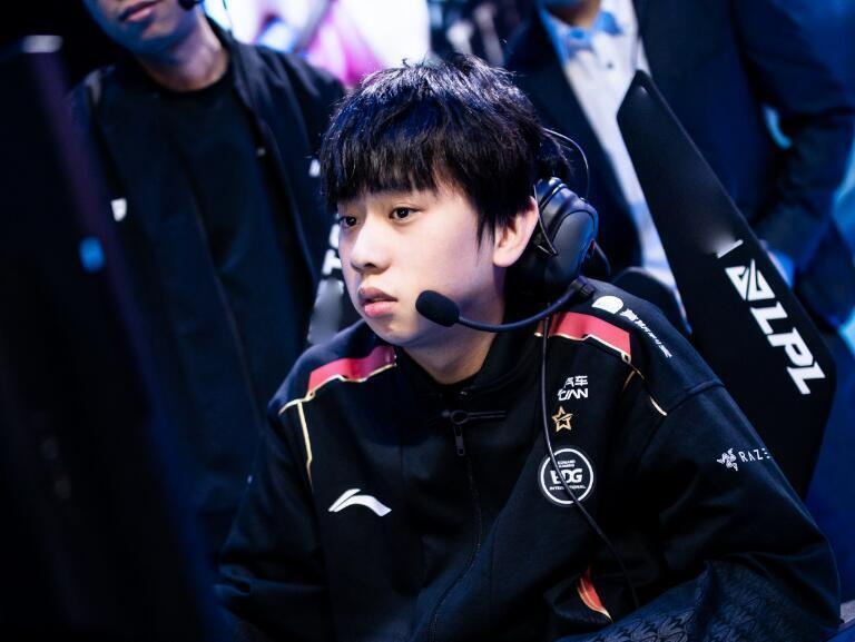 ale讨论最强中单只认为3个人很强里面没有scout