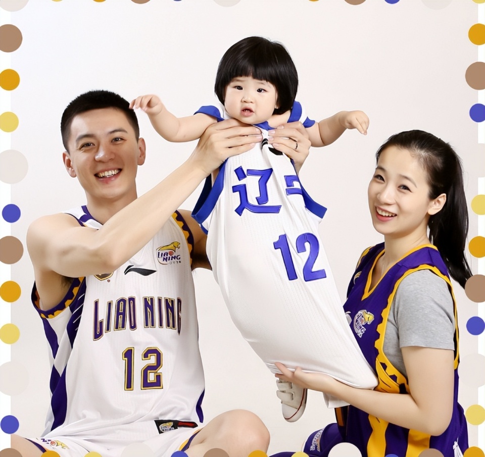 杨鸣出轨传闻曝光妻子发文疑似回应球迷攻陷第三者评论区