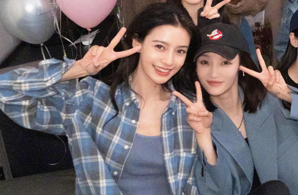 Baby低调庆34岁生日，打扮粉嫩少女感足，张大大猛夸全世界第一美_腾讯新闻