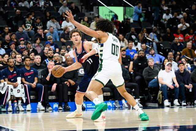 最多領先46分！快船賽季最強一戰：全場起立歡呼，倫納德太穩定