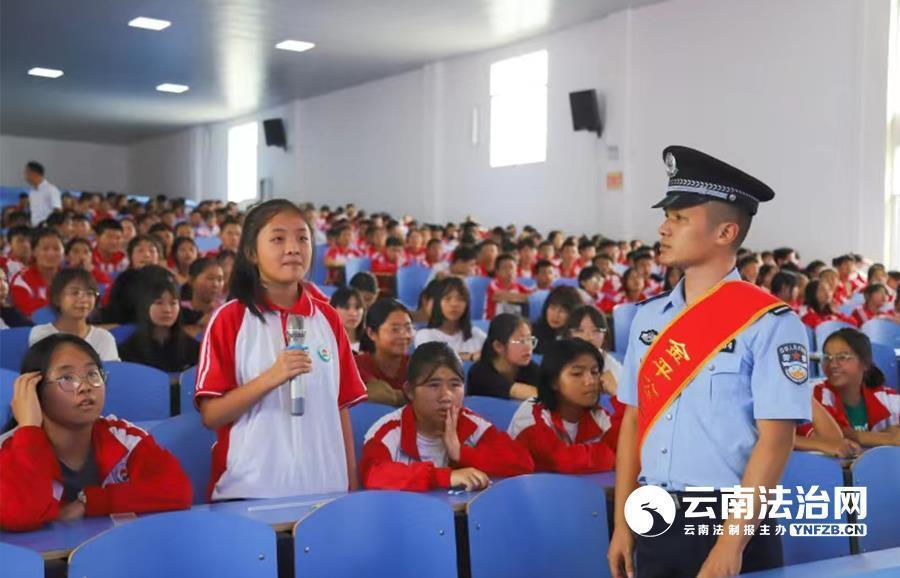 护航未成年人健康成长,共同筑就平安校园,近日,金平县公安局多警种