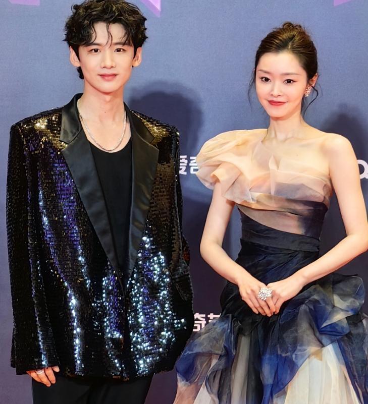 这一夜的cp疯狂撒糖白敬亭宋轶同框秦岚和魏大勋零交流