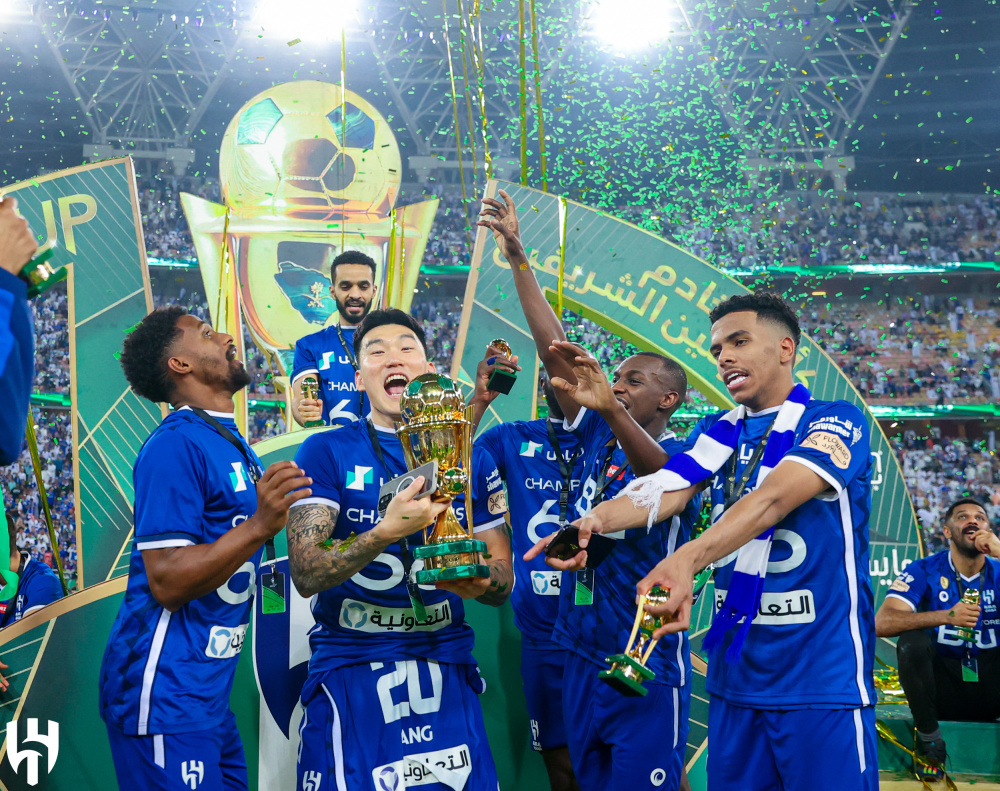 前中超铁卫欲与利雅得新月续约1年!