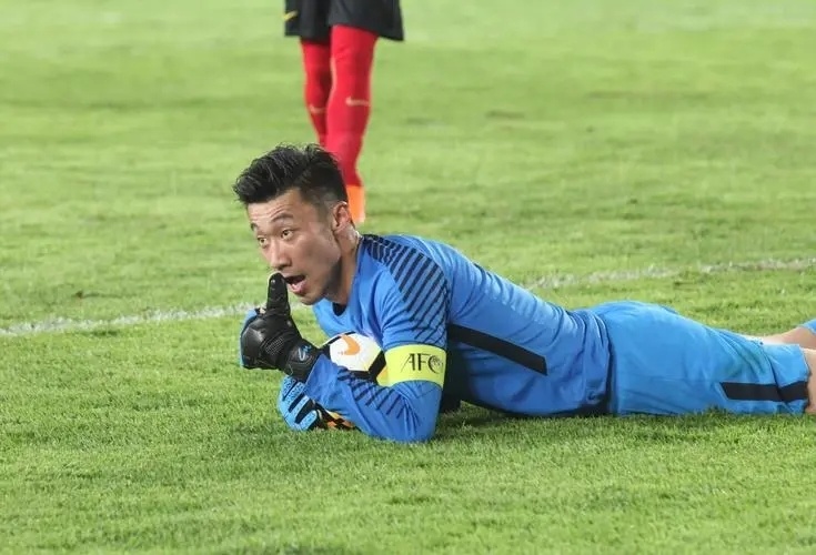 中国男足乱套了前国脚涉嫌敲诈借巨额资金媒体人十恶不赦