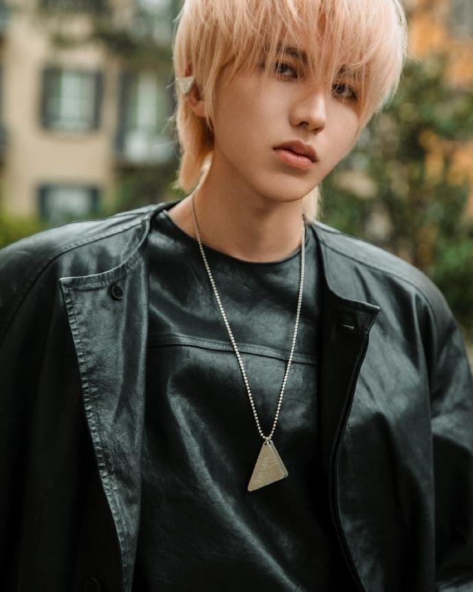 蔡徐坤跑男上演"消失术"!劣迹艺人被打的码,一个比一个离谱-腾讯新闻