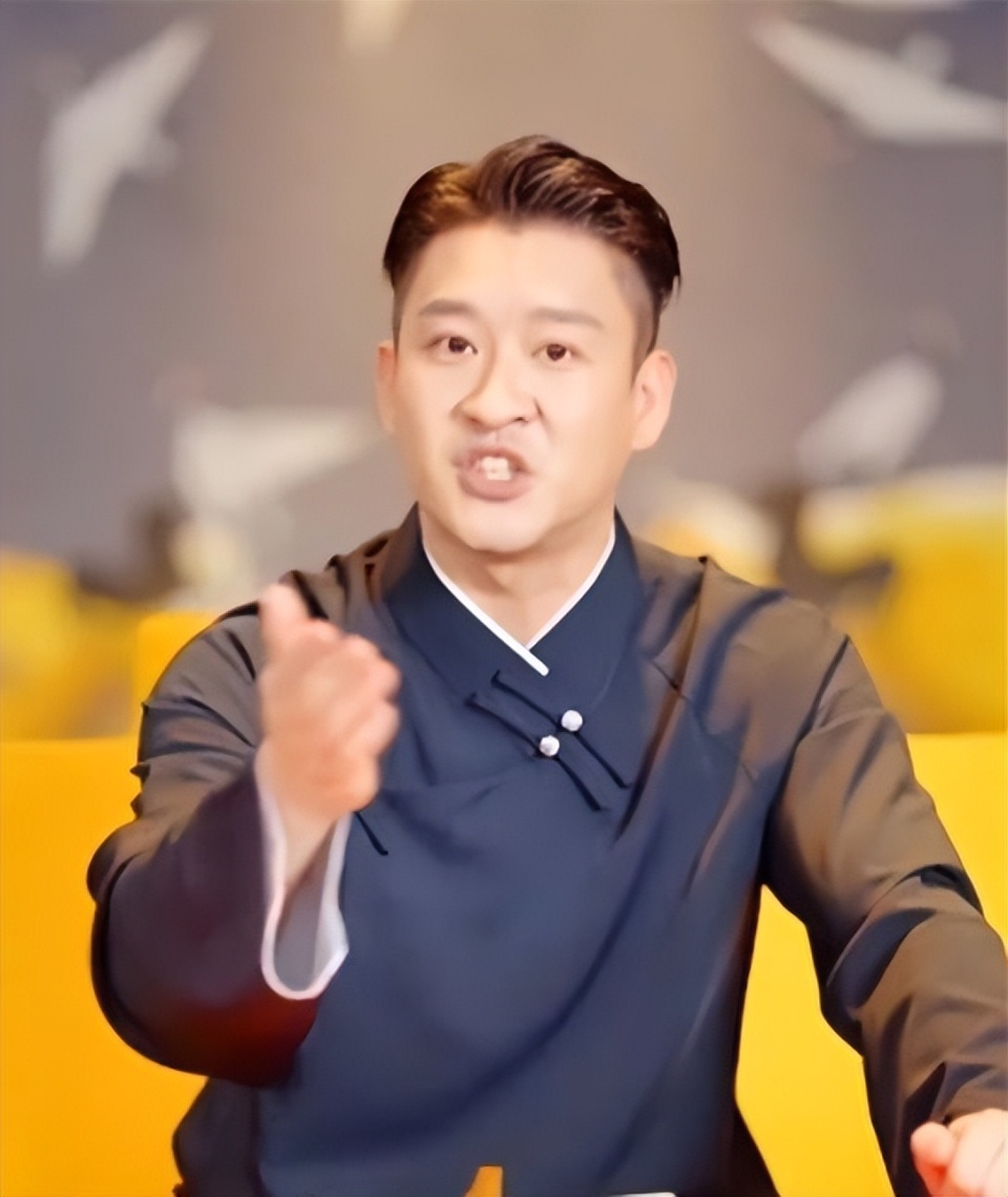 德云社郑好深夜晒数据与曹云金直播比拼人气网友没想到能赢