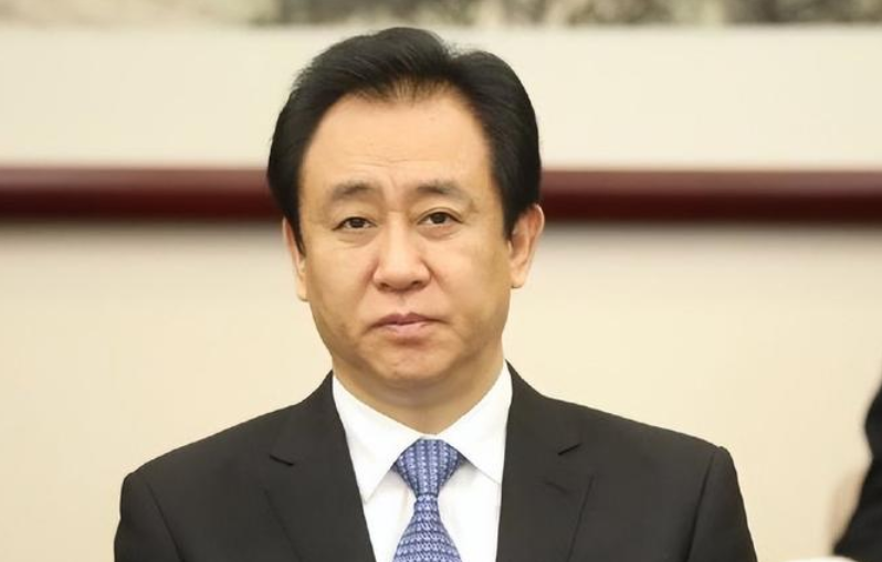 恒大暴雷之后,许家印为何不跑?还要卖资产拿出70亿来救恒大_腾讯新闻