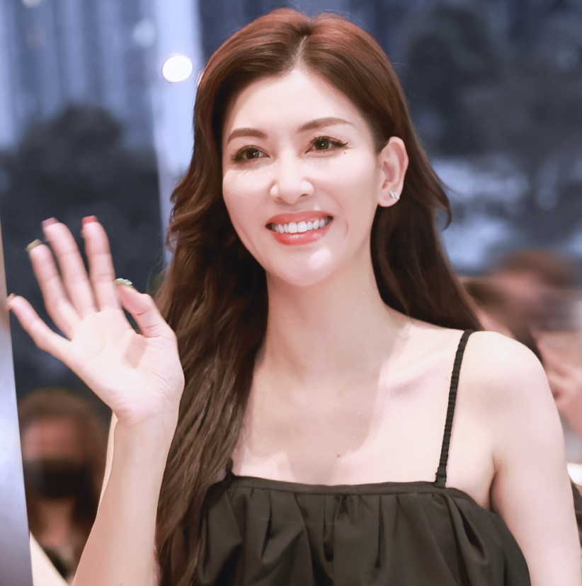 40岁的女明星也去拍短剧了,李彩桦去拍短剧,《以爱为刃》能否爆火!