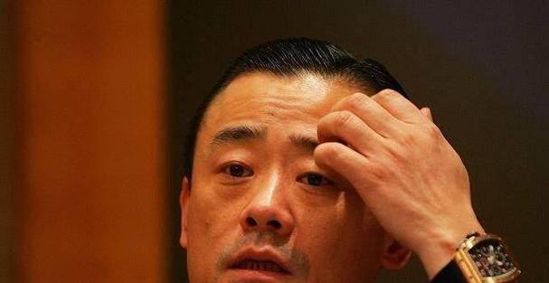 从"红遍全国"到后来"逃窜美国",周立波最终获得了应有的下场_腾讯新闻